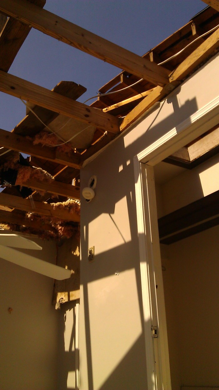 IMAG3608 smoke detector may 18 Tanya Mikulas Tuscaloosa tornado 2011